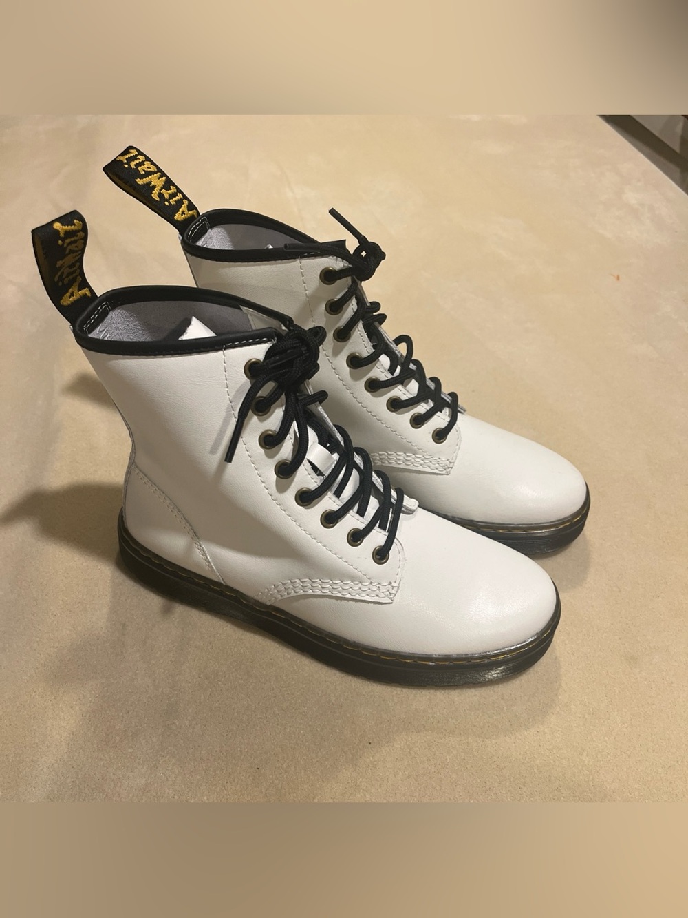 NWOB Dr Marten Zavala White Lace-Up Combat Boots with Black Trim Size 7
